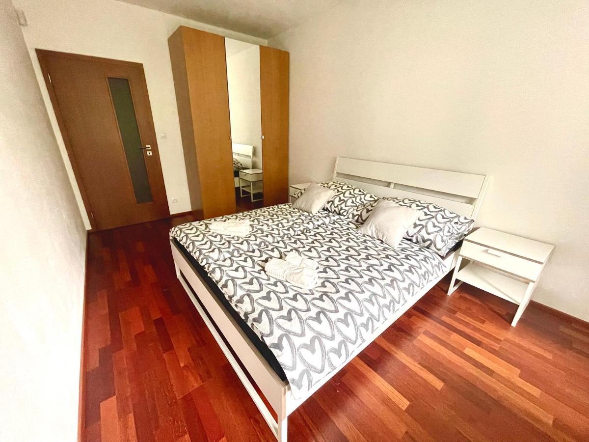 Centrum Park Apartment+ Prague Luaran gambar